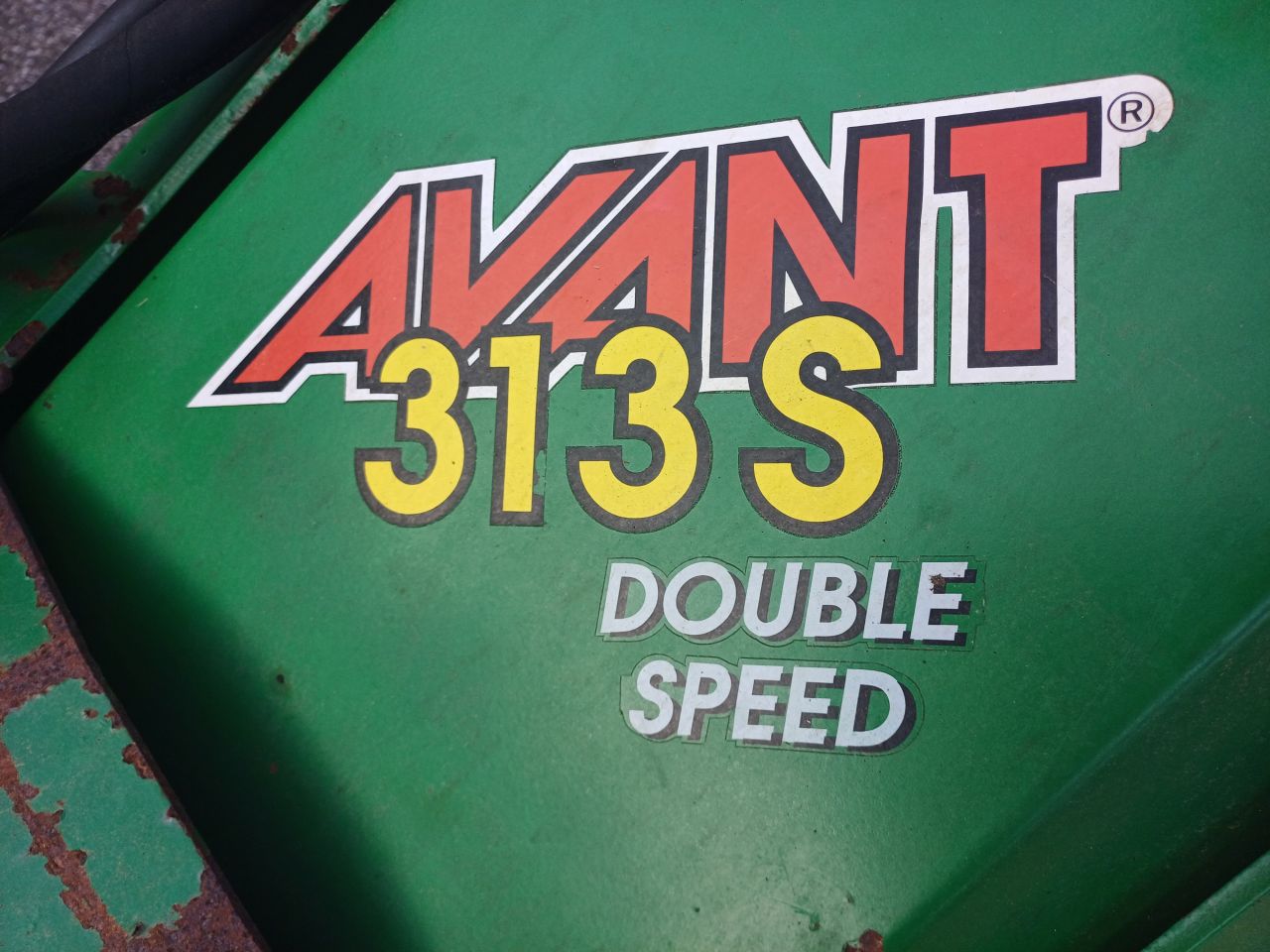 Avant 313s mini shovel Wiellader