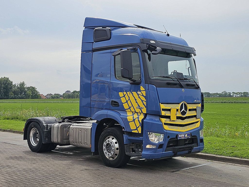 MERCEDES-BENZ ACTROS 1843