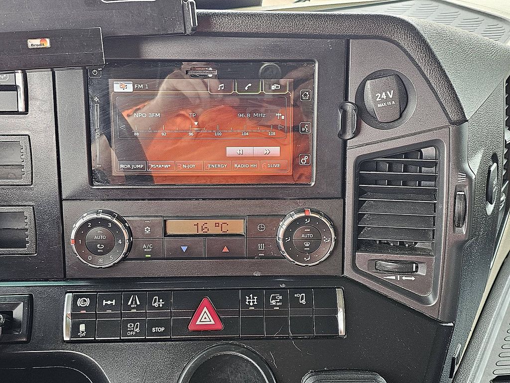 MERCEDES-BENZ ACTROS 1843