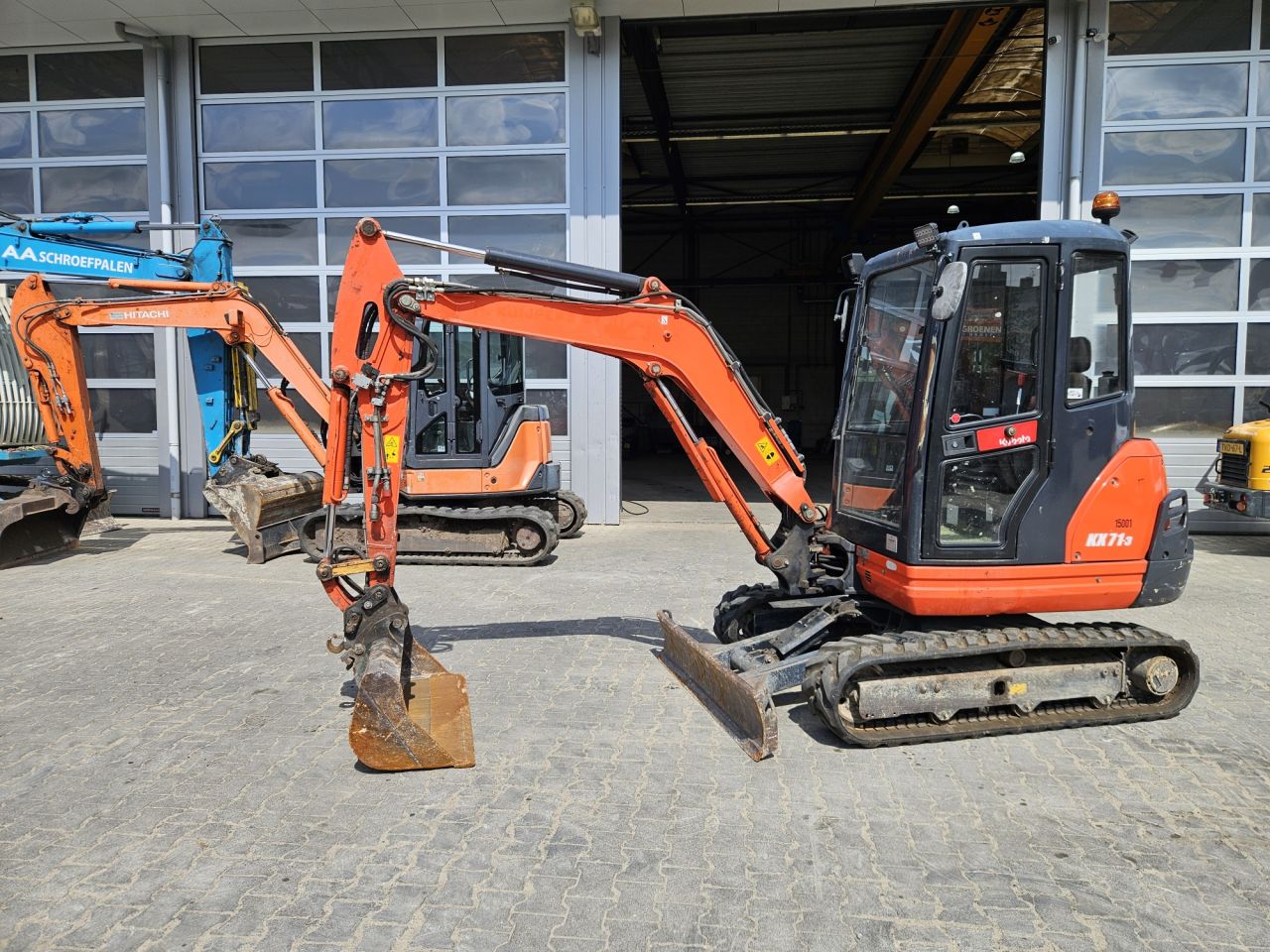 Kubota KX71-3