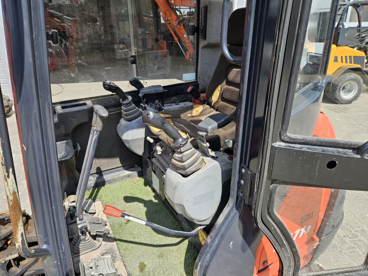 Kubota KX71-3
