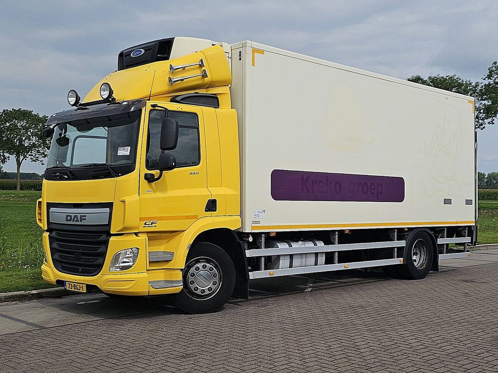 DAF CF 220 carrier lift doors