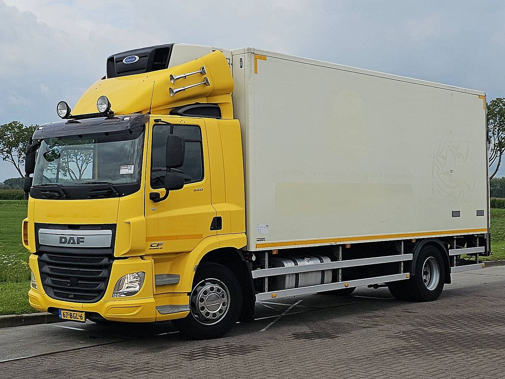 DAF CF 220 carrier lift doors