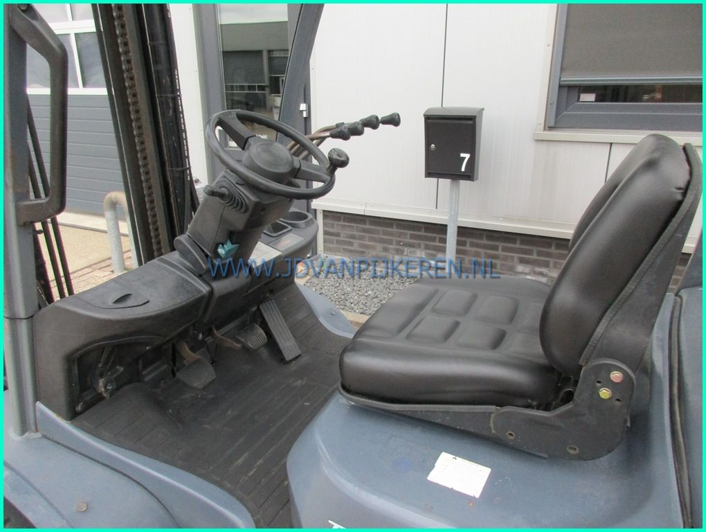 Toyota 52-8FDF30 3000kg diesel sideshift+4xhydrauliek