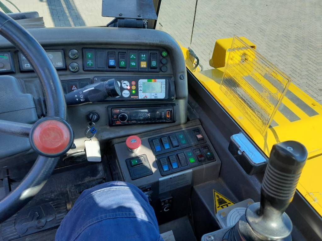 Manitou MRT 2150 M - Winch - Remote Control - Radiograaf