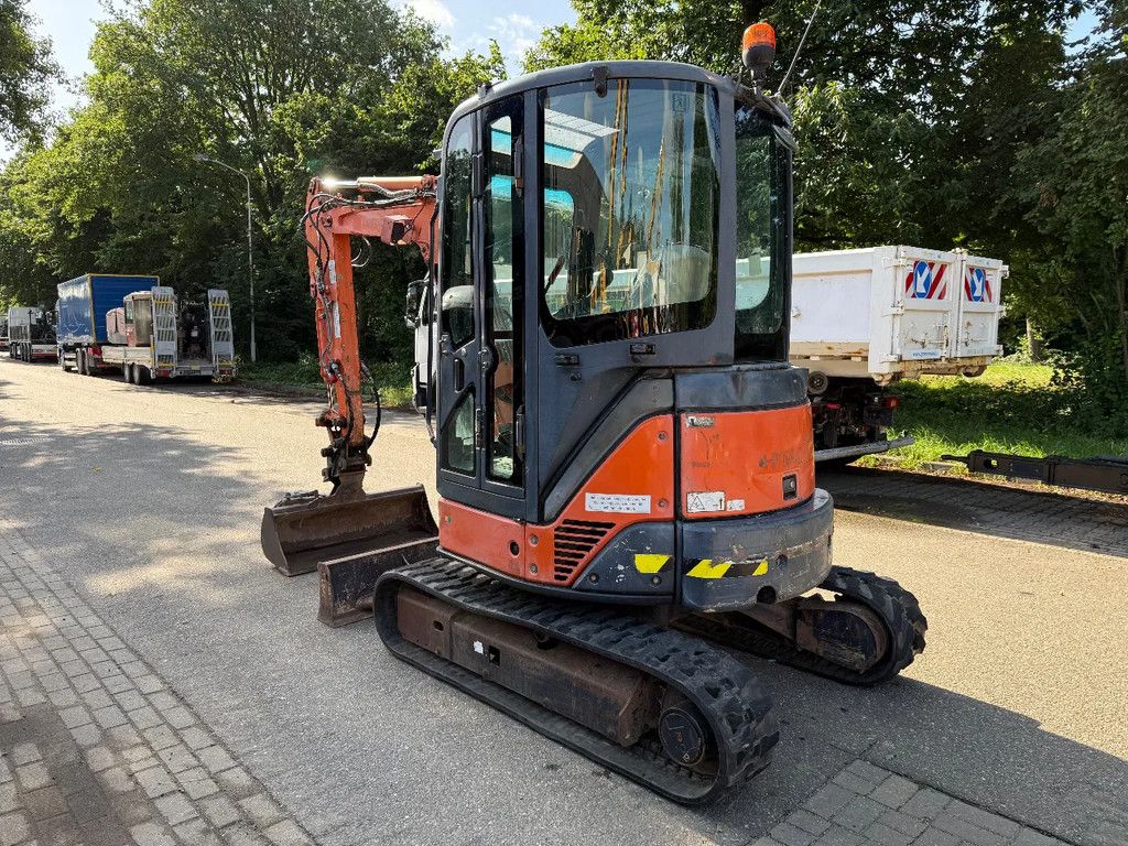 Hitachi ZX30U