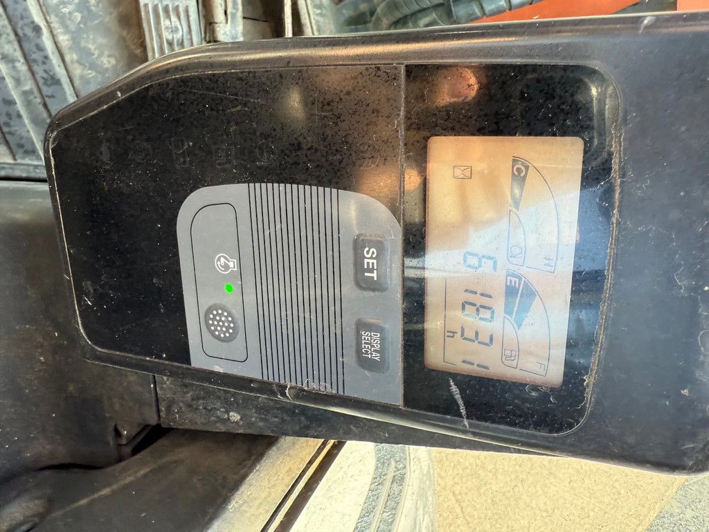 Hitachi ZX30U