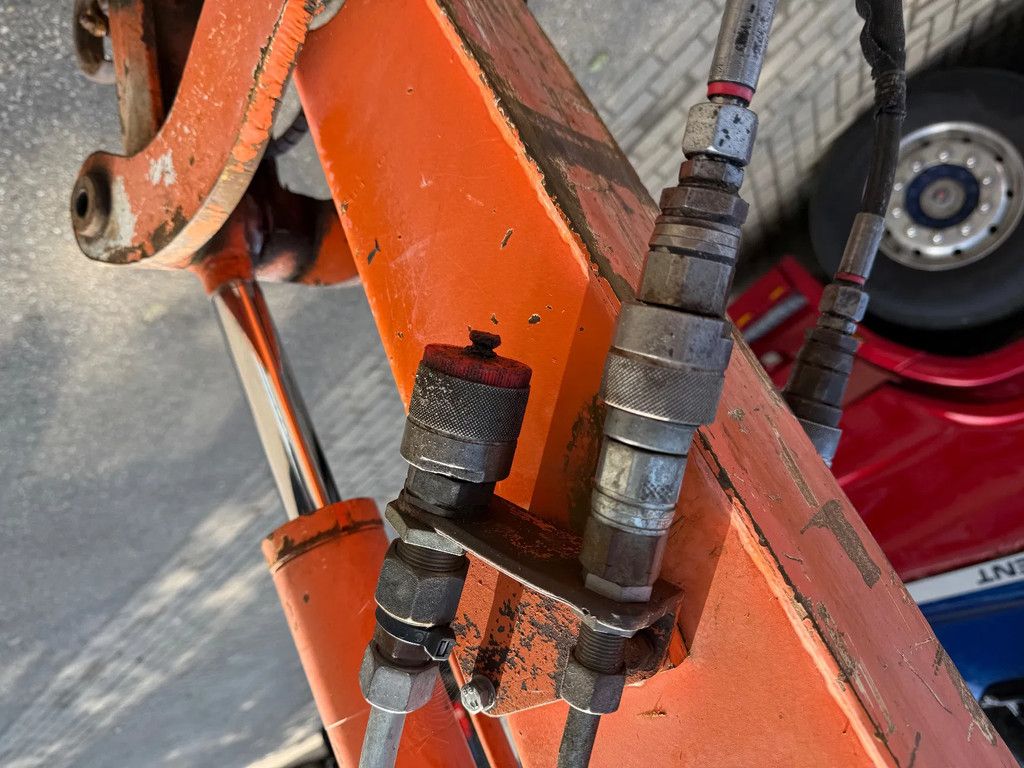Hitachi ZX30U