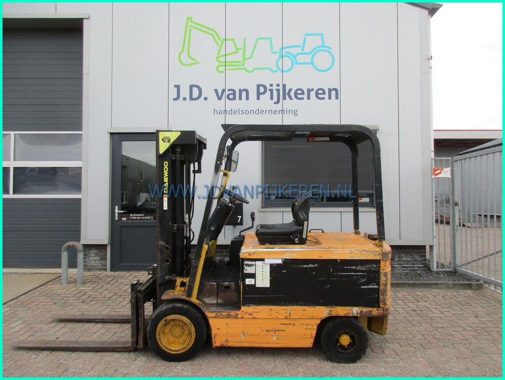 Daewoo B30S-2 3000kg triplex4.7m+sideshift+freelift