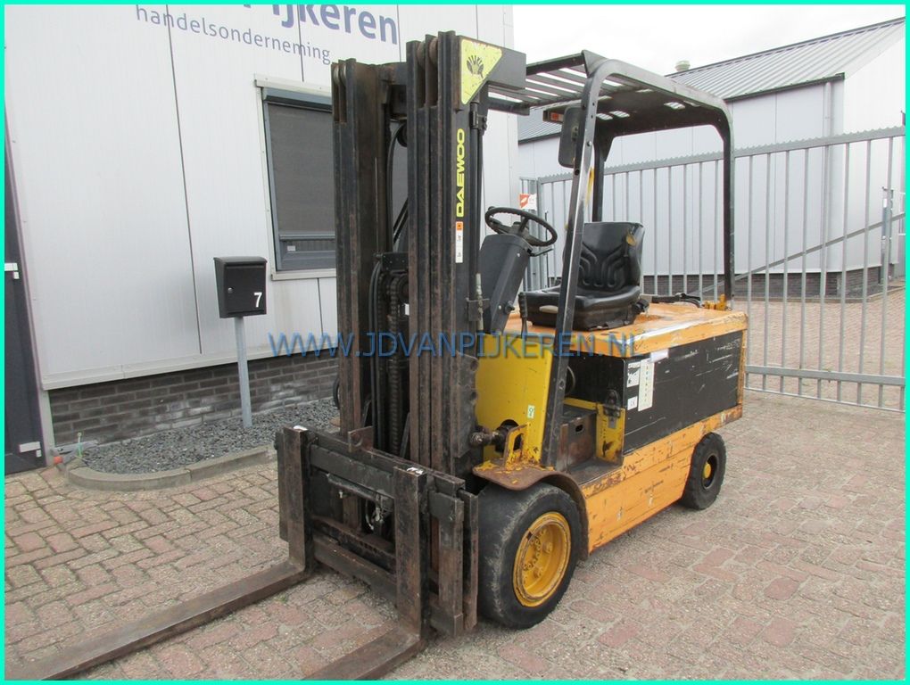 Daewoo B30S-2 3000kg triplex4.7m+sideshift+freelift