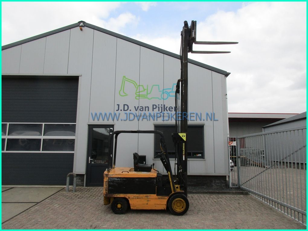Daewoo B30S-2 3000kg triplex4.7m+sideshift+freelift