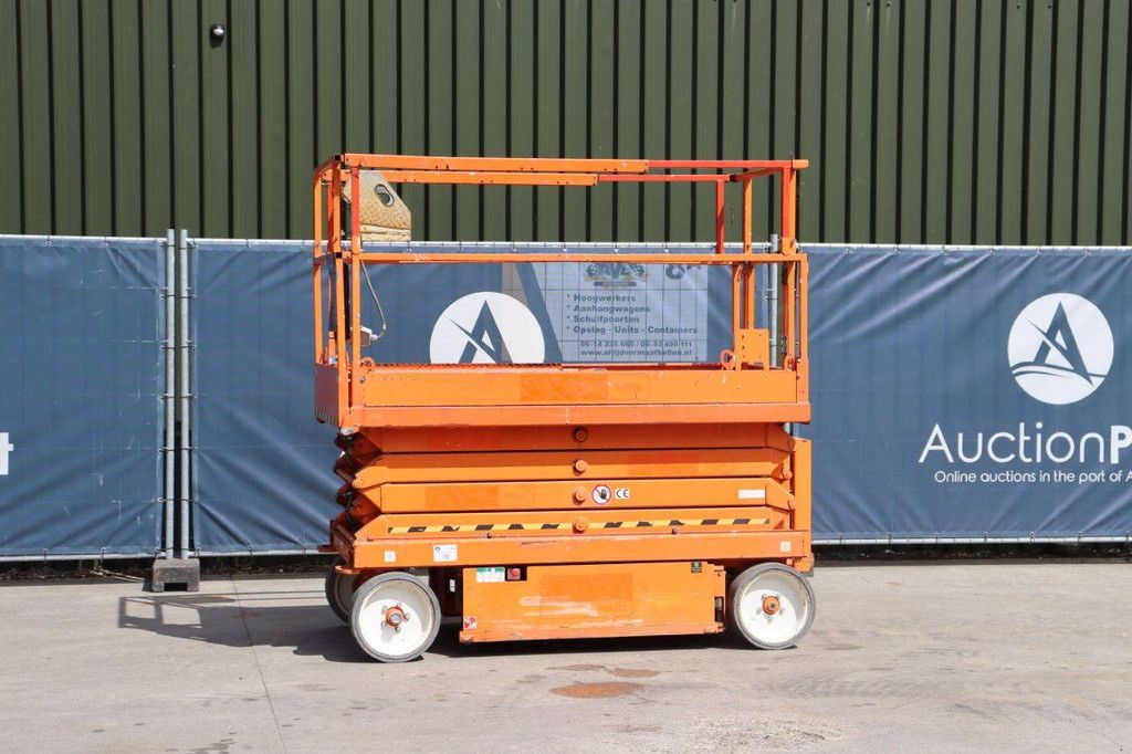 Scissor lift Skyjack SJIII-4626 Electric 9.9m 2014