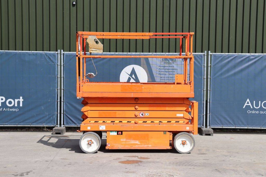 Scissor lift Skyjack SJIII-4626 Electric 9.9m 2014