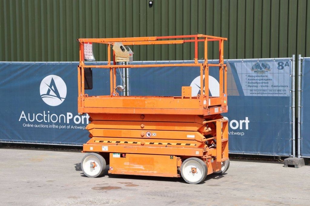 Scissor lift Skyjack SJIII-4626 Electric 9.9m 2014
