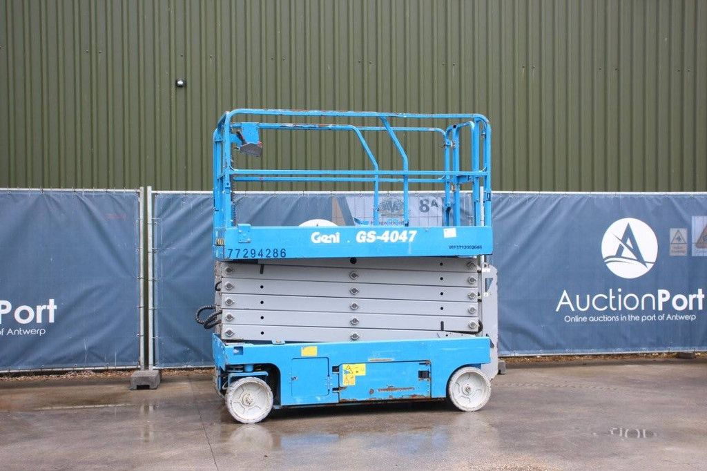 Genie GS-4047 Electric Scissor Lift 13.7m 2015