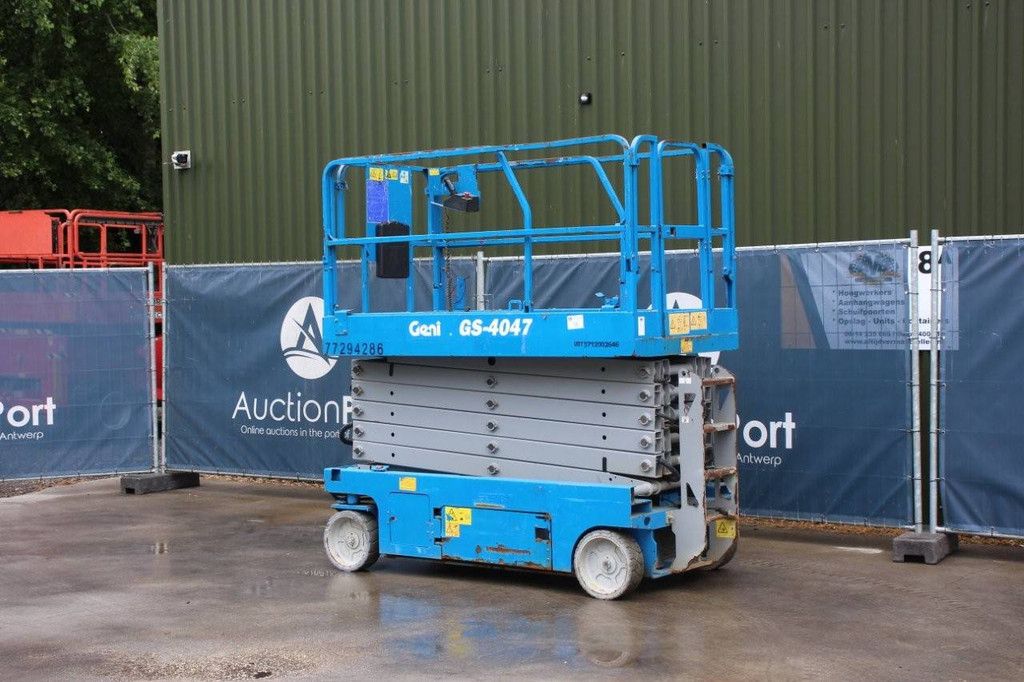 Genie GS-4047 Electric Scissor Lift 13.7m 2015