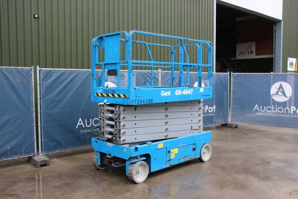 Genie GS-4047 Electric Scissor Lift 13.7m 2015