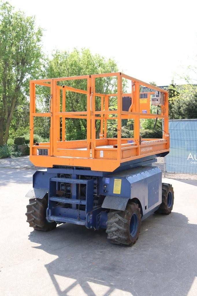 Scissor lift Genie GS2668 Electric 9.92m 2001