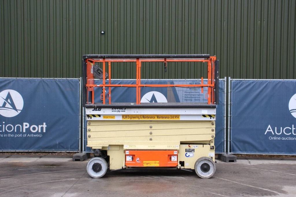 JLG 2646ES Electric Scissor Lift 9.9m 2013