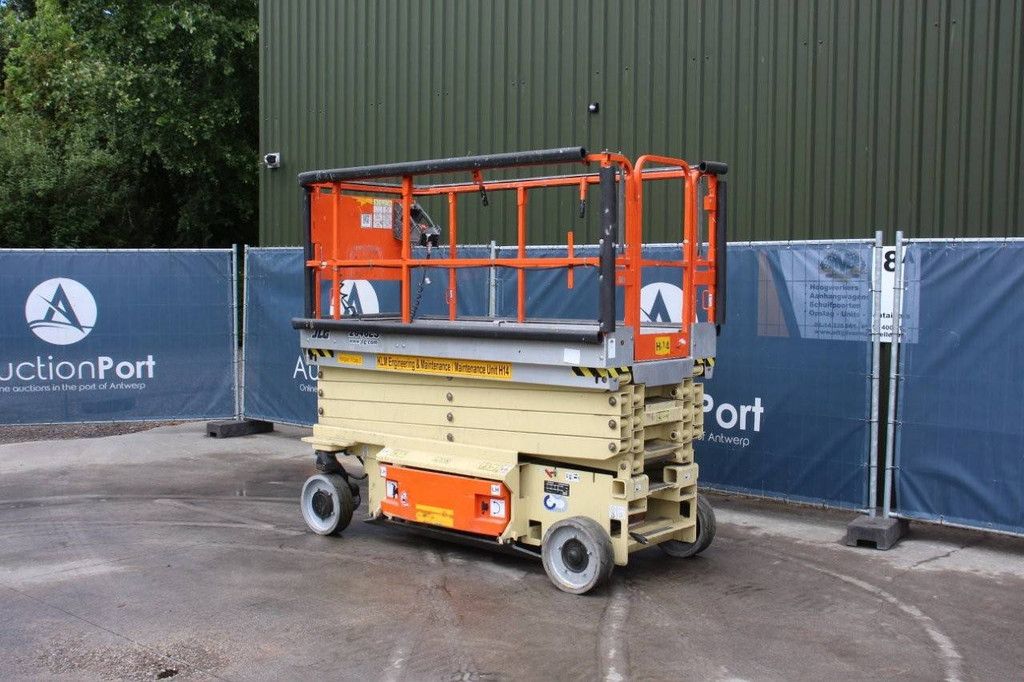 JLG 2646ES Electric Scissor Lift 9.9m 2013