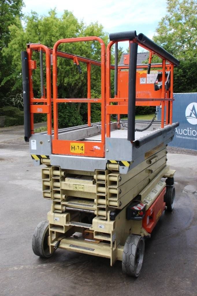 JLG 2646ES Electric Scissor Lift 9.9m 2013