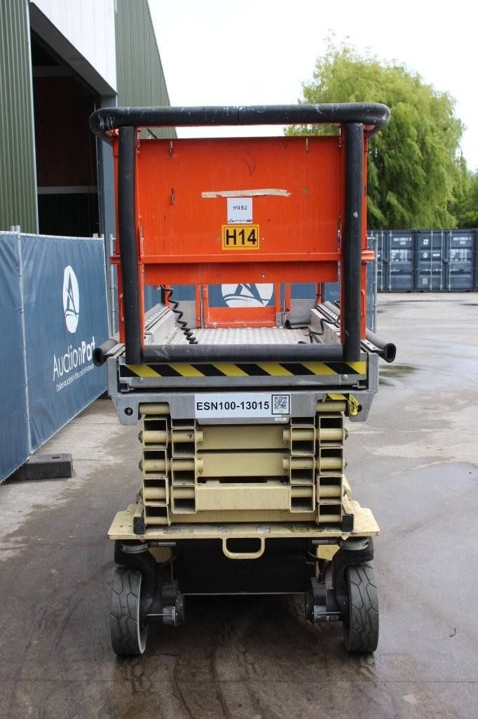JLG 2646ES Electric Scissor Lift 9.9m 2013