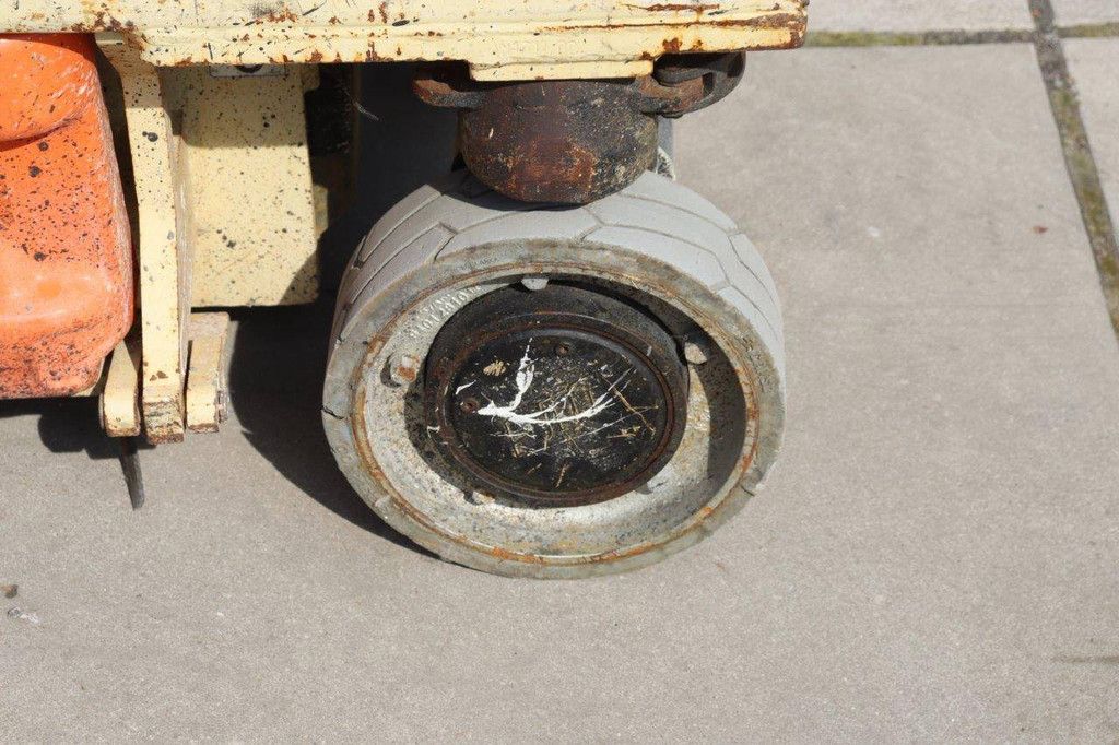 JLG 1930ES Elektrische Scherenbühne 230 kg 7,72 m 2011