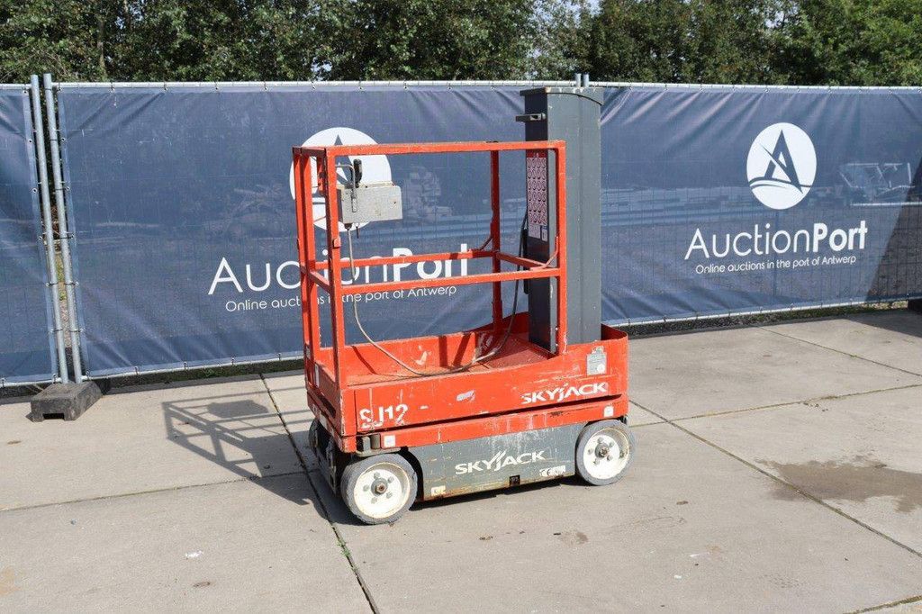 Skyjack SJ12 Electric Mast Lift 227kg 5.65m 2015