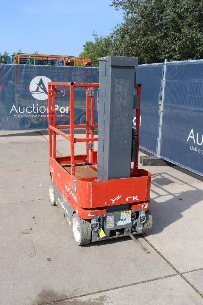 Skyjack SJ12 Electric Mast Lift 227kg 5.65m 2015