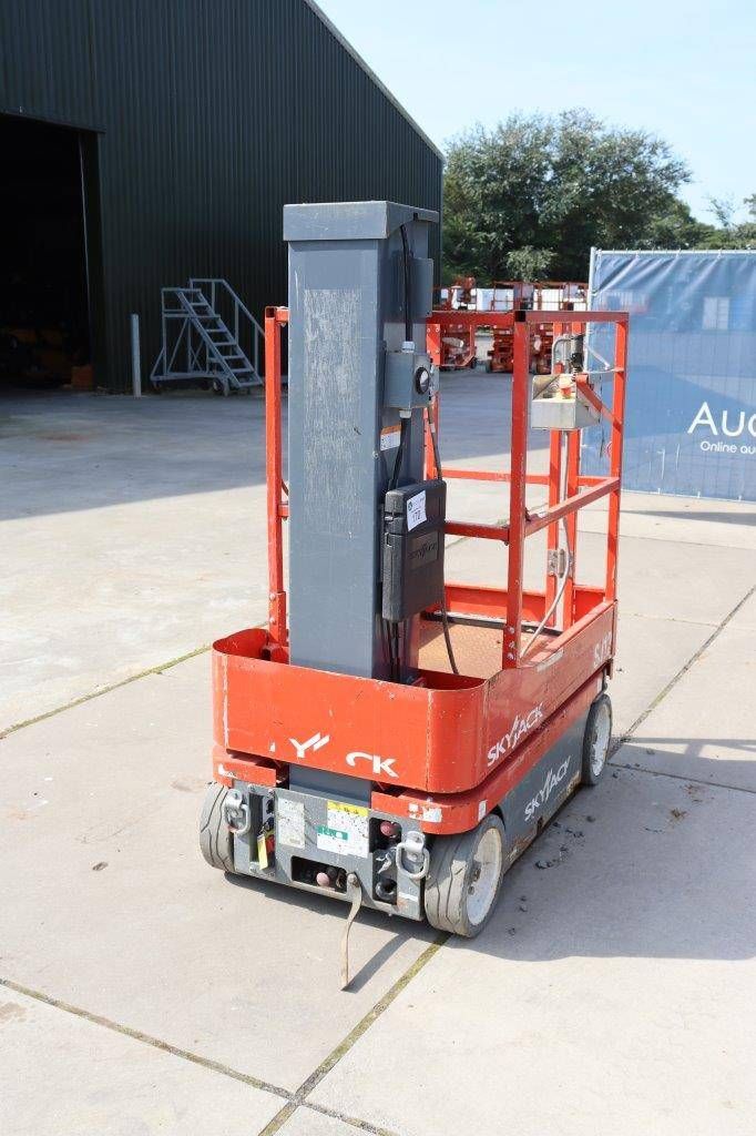Skyjack SJ12 Electric Mast Lift 227kg 5.65m 2015