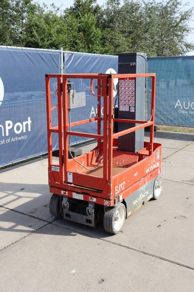 Skyjack SJ12 Electric Mast Lift 227kg 5.65m 2015
