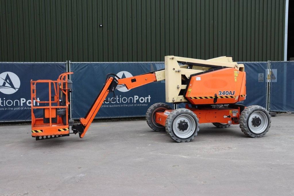 Articulating boom lift JLG 340AJ Diesel 12.33m 2012