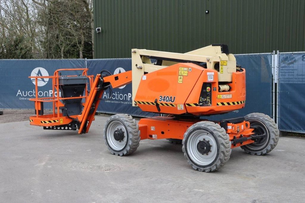 Articulating boom lift JLG 340AJ Diesel 12.33m 2012