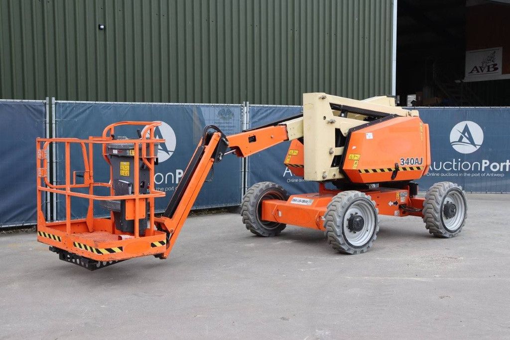 Articulating boom lift JLG 340AJ Diesel 12.33m 2012