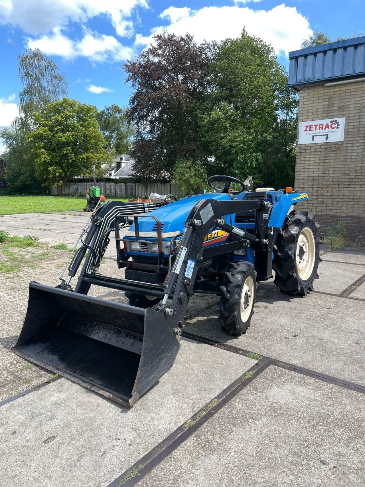 ISEKI Landhope 205