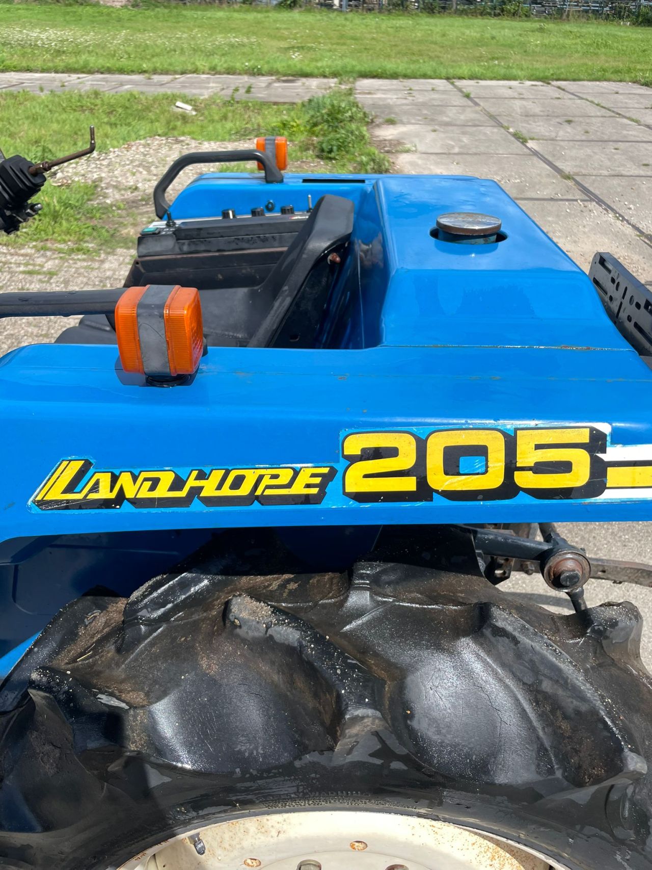 ISEKI Landhope 205