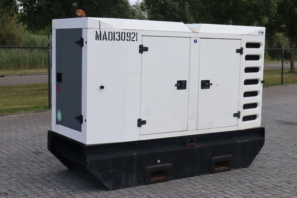 SDMO R90C3 | 90 KVA | 400 V