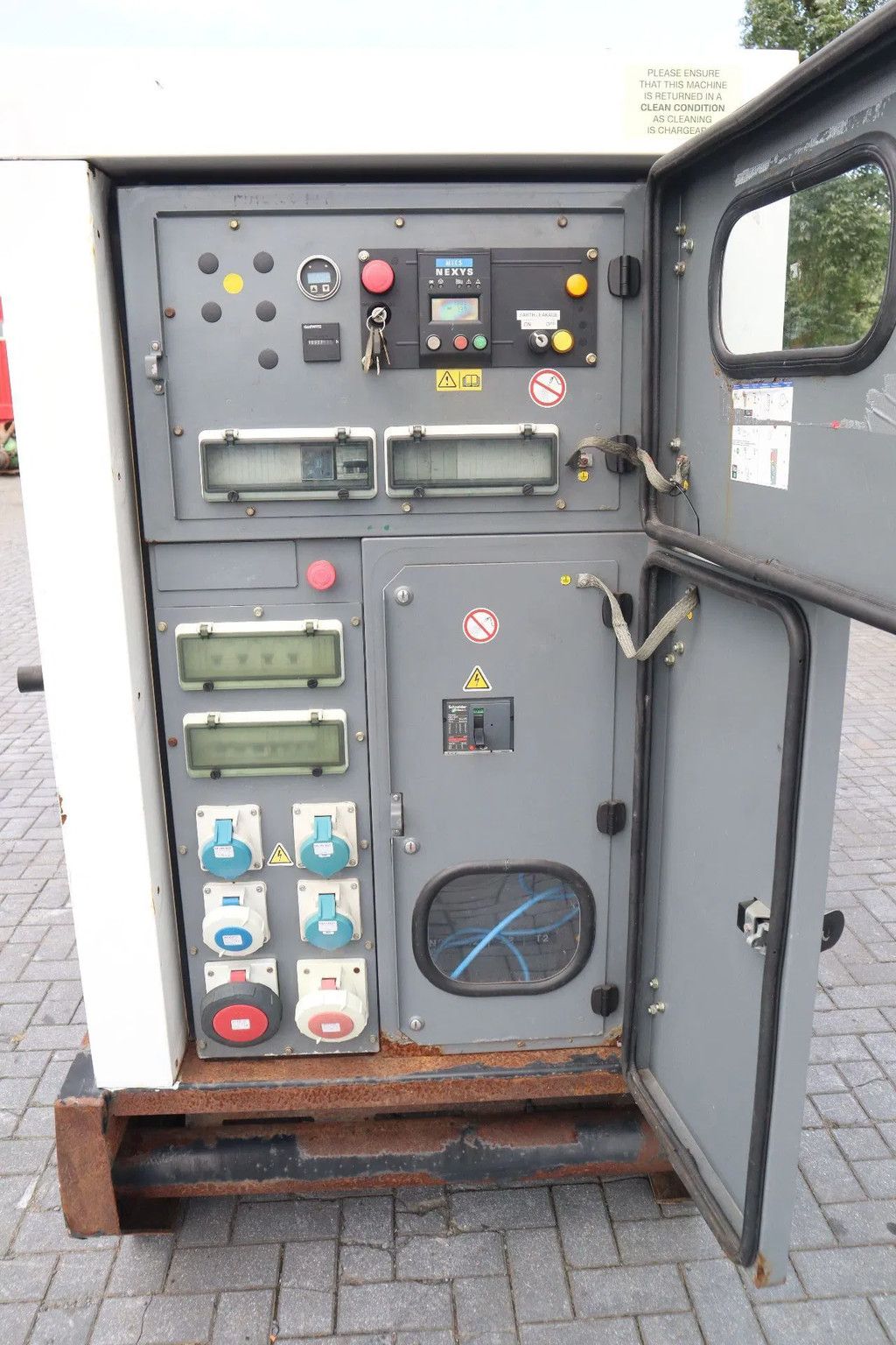 SDMO R90C3 | 90 KVA | 400 V