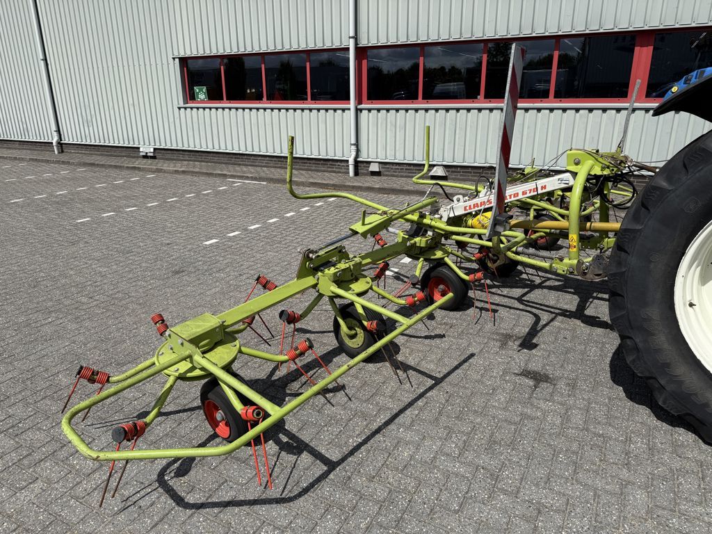 Claas Volto 670H Schudder