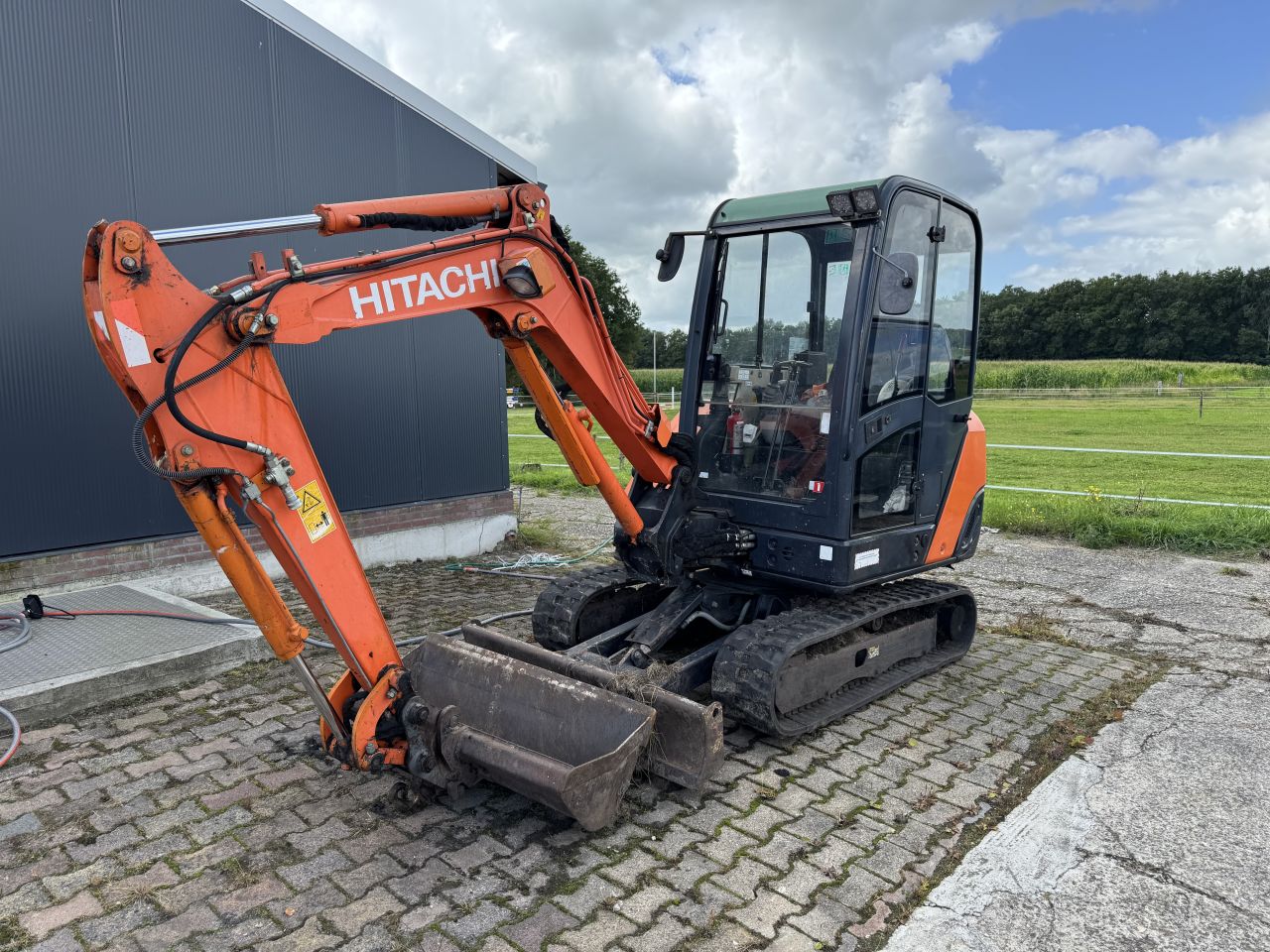 Te koop Hitachi ZAXIS 27 Minigraafmachine