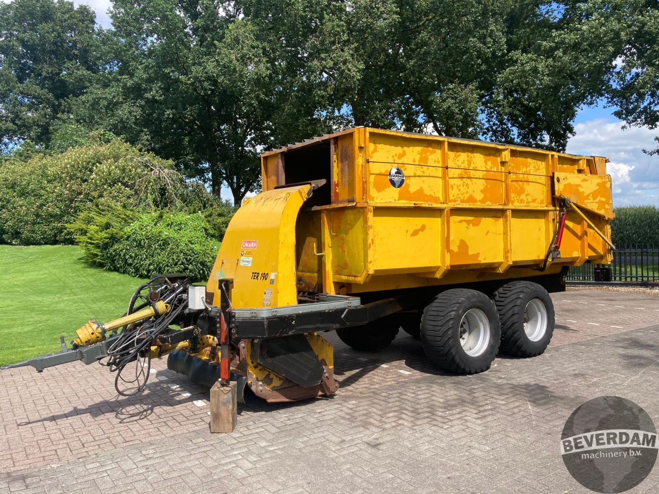 Veenhuis Omarv maaizuigwagen