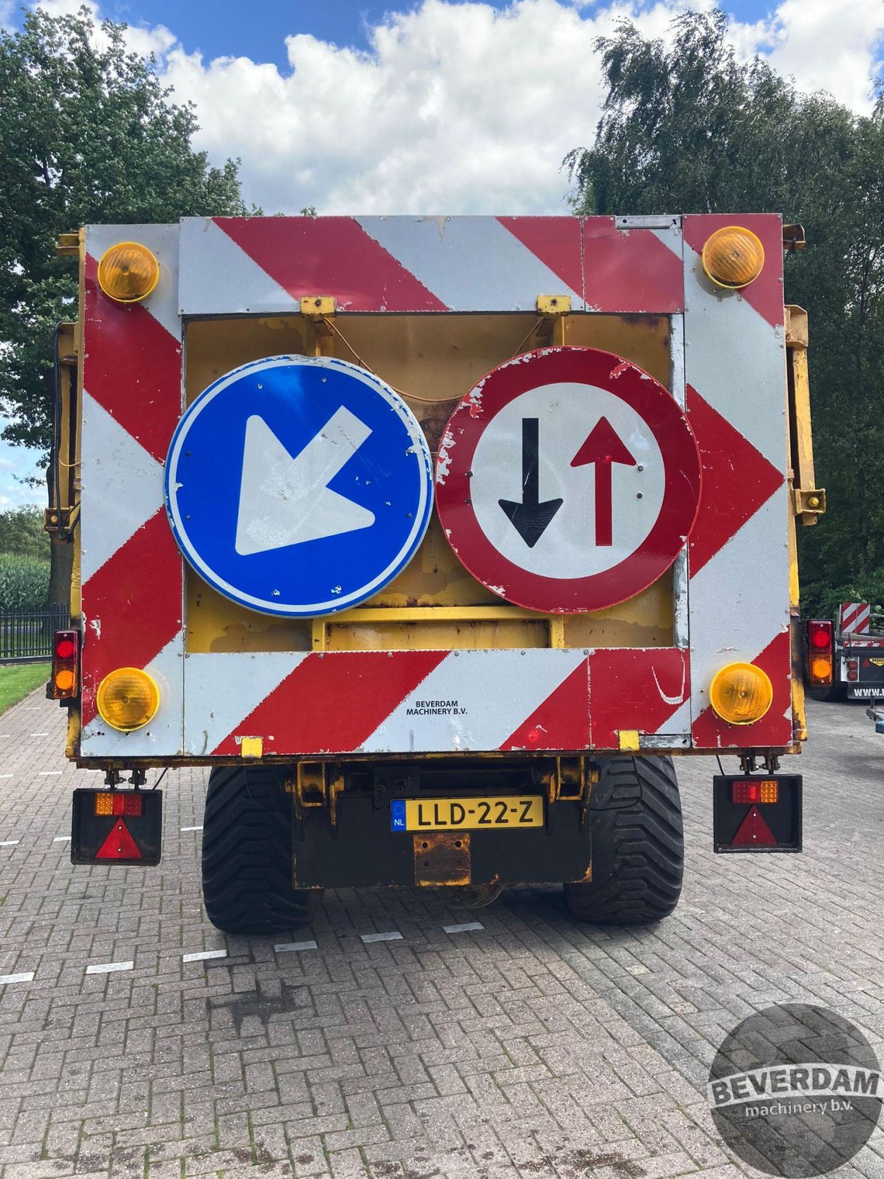 Veenhuis Omarv maaizuigwagen