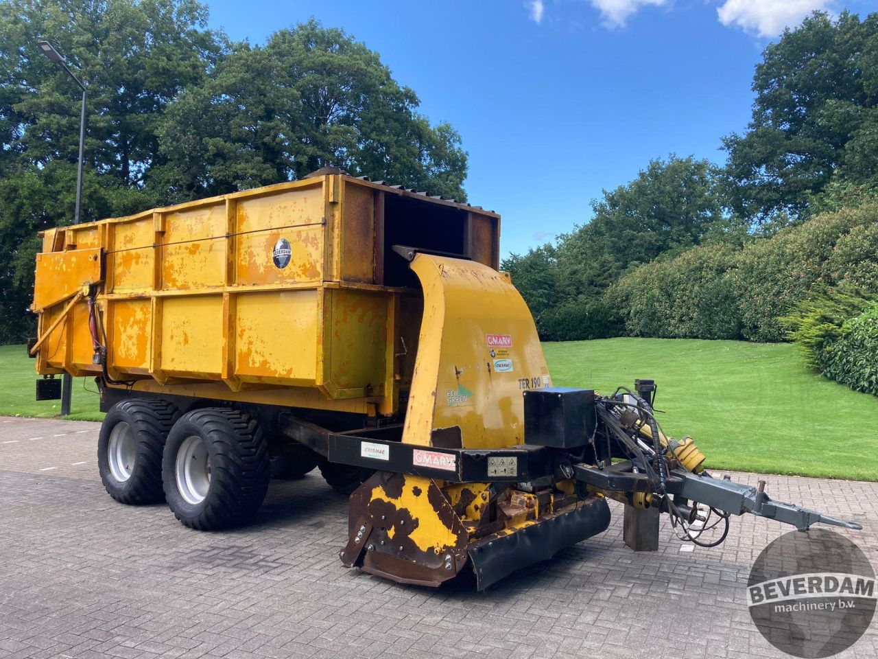 Veenhuis Omarv maaizuigwagen