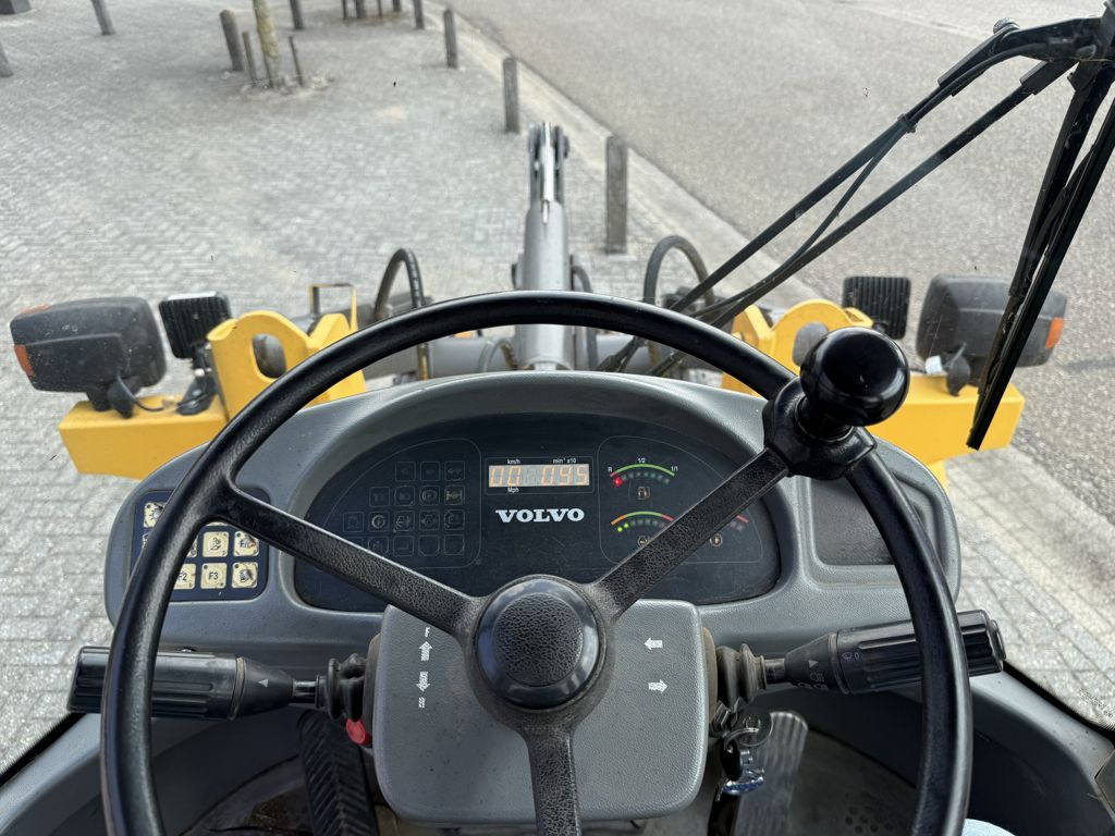 Volvo L30B Pro Shovel