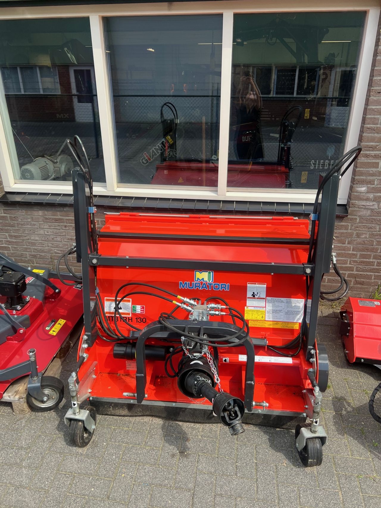 Muratori MT31RH-130 klepelmaaier met hoog lossende opvangbak