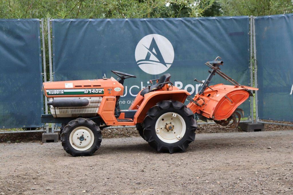 Minitraktor Kubota B1402 Diesel 14 PS mit Grubber