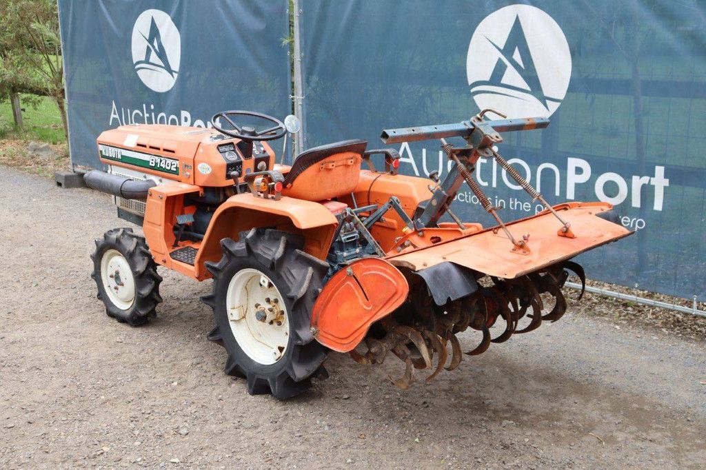 Minitraktor Kubota B1402 Diesel 14 PS mit Grubber