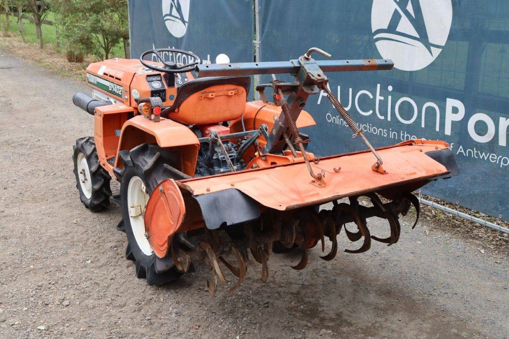 Minitraktor Kubota B1402 Diesel 14 PS mit Grubber