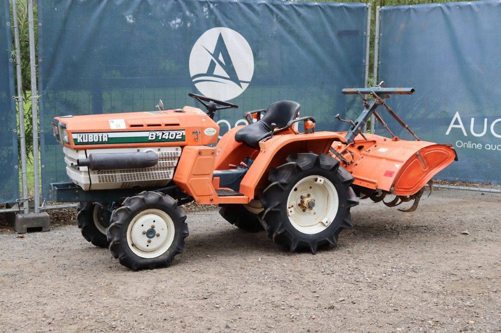Minitraktor Kubota B1402 Diesel 14 PS mit Grubber