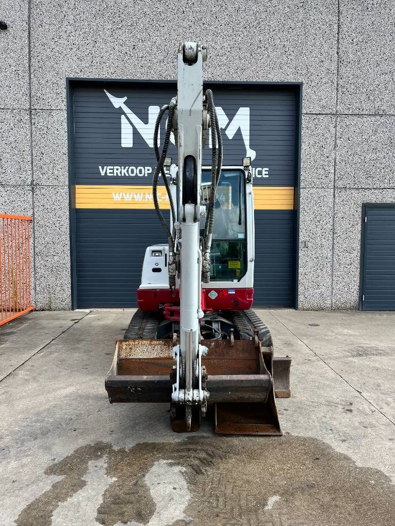Takeuchi TB 235